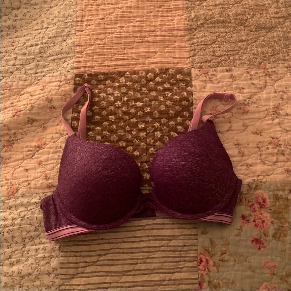 Women’s Victoria’s Secret Size 32B Underwire Push-Up Purple Bra